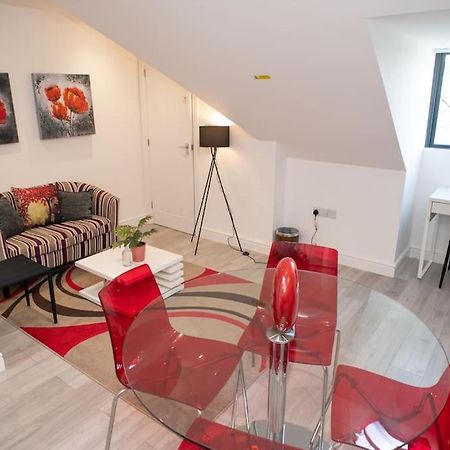 Rosey Lodge -1Bedroom Cousy Flat - Parking, Netflix, Wifi - Close To Blenheim Palace & Oxford - F5 Kidlington Exterior photo