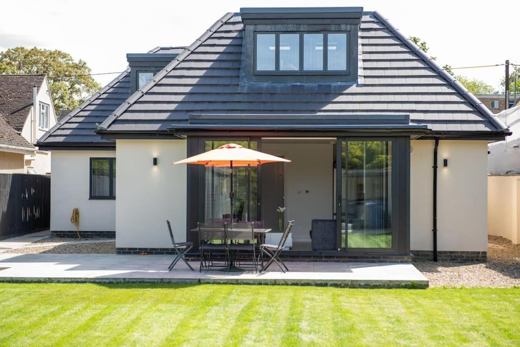 Rosey Lodge -1Bedroom Cousy Flat - Parking, Netflix, Wifi - Close To Blenheim Palace & Oxford - F5 Kidlington Exterior photo